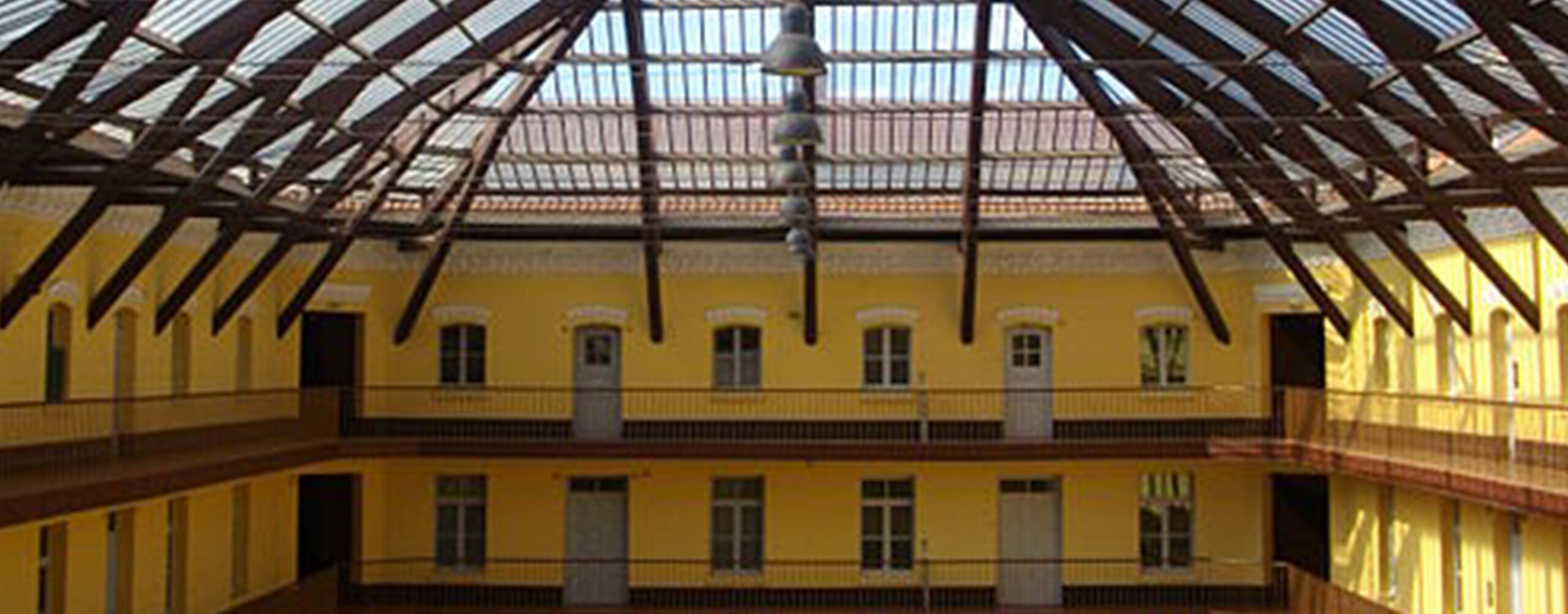 CYCLE – PUBLIC/PRIVÉ - VIVRE L'ARCHITECTURE DE NOTRE TEMPS : Le familistère de Guise - un palais social du XIXème Siècle