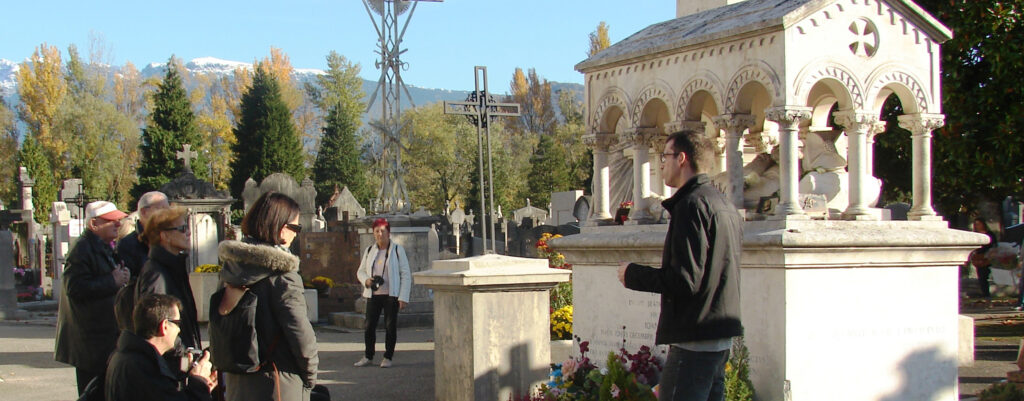 Visite intemporelle au cœur du cimetière Saint-Roch